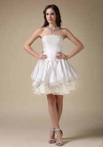Stylish Strapless Mini-length Taffeta Ruching Wedding Bridal Gown