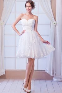 Trendy Sweetheart Mini Organza Wedding Dresses with Appliques