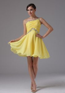 Yellow One Shoulder Mini-length Ruched Chiffon Girl Prom Dress with Beading