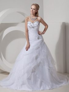 Popular Sweetheart Organza Beaded Dress for Wedding with Chapel Train