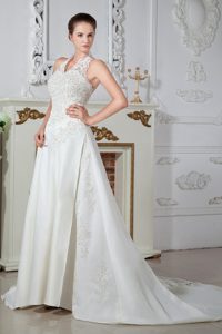 Sweet Column Halter Top Satin Wedding Dresses with Court Train and Appliques