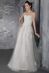 Beautiful Empire Sweetheart Tulle Lace Wedding Gown Dress with Sweep Train