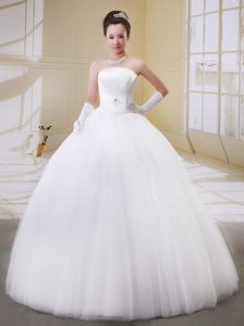 Luxurious Ball Gown Strapless Appliqued Wedding Gown Dress with Tulle in 2013