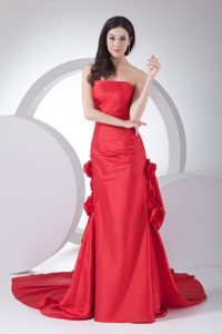 Romantic Column Red Strapless Wedding Dress with Hand Made Flowers on Sale