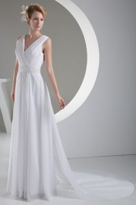Beautiful Beaded and Beaded V-neck White Wedding Dresses with Watteau Train
