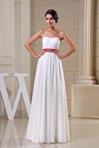 Sweetheart Wedding Dresses in White Decorated with Beaded Sash on Promotion