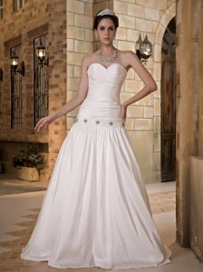 Simple Sweetheart Taffeta Beading Wedding Dress for Brides on Promotion