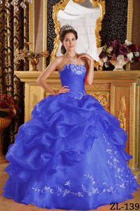 High Quality Royal Blue Strapless Dresses for Quinceanera with Embroidery