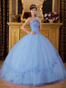 Newest Lilac Ball Gown Sweetheart Quince Dresses in Tulle with Appliques