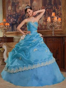 Modern Aqua Blue Ball Gown Sweetheart Quinces Dresses with Appliques