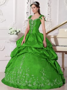 Magnificent Green Embroidery Quinceanera Dresses with Straps in Taffeta