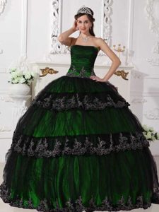 Classic Green Strapless Appliqued Quinceanera Dresses in Taffeta and Tulle