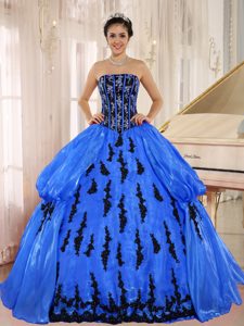 Provocative Blue Quinceanera Dress with Embroidery Decorated
