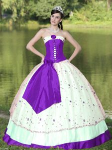 Exquisite Quinceaneras Dresses in White and Purple with Flowers