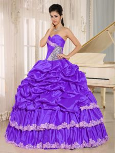 Romantic Purple Beaded Dresses Quinceanera with Appliques and Pick-ups