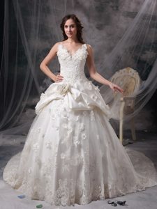 Ivory V-neck Autumn Wedding Dresses in Taffeta and Lace with Flowers
