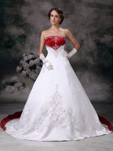 Inexpensive Strapless Embroidery Wedding Anniversary Dresses in Satin