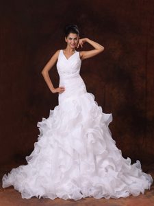 V-neck Princess Organza Wedding Dresses with Ruffles and Chapel Train
