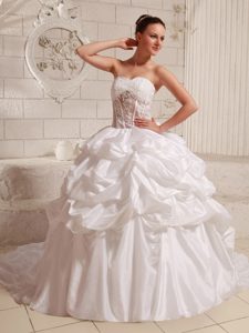 Sweetheart Ball Gown Beach Wedding Dress with Appliques and Pick-ups