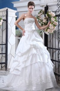 Affordable Strapless Outdoor Wedding Dresses in Organza with Beading