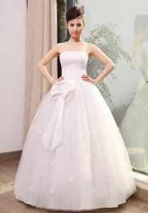 Unique Bowknot Beaded Flowers Wedding Gown Dress in Long