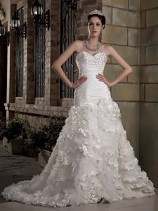 Sweetheart Court Train Unique Wedding Dress in Taffeta and Tulle