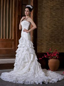 Mermaid Strapless Chapel Train formal Wedding Dresses for Wholesale Price