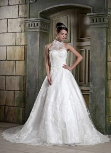 Pretty White Halter Beaded Lace Wedding Gowns with Chapel Train