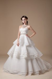 Luxurious Strapless Wedding Gowns in Taffeta and Organza