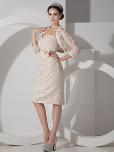 Appliqued Knee-length Beauty Mother Dress in Champagne with Sweetheart Neck