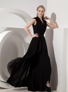 Inexpensive Black V-neck Mother of The Bride Dress in Chiffon with Long