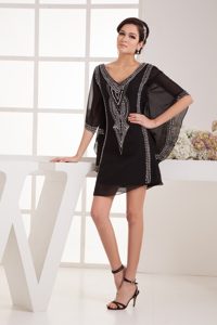 Popular Black V-neck Mother Dress with Beadings and Fan Sleeves in Mini-length