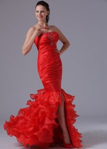 Elegant Red Mermaid Sheath Beaded Prom Dress with Ruching and Ruffles