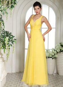 Yellow Straps Cheap Long Prom Outfits with Appliques and Ruching