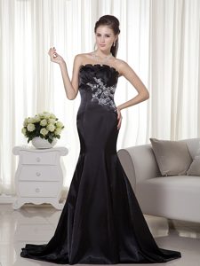 Black Mermaid Strapless Prom Dresses for Summer in Satin with Appliques