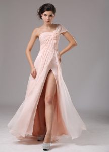 Light Pink One Shoulder Prom Dress for Long Girls with Handle Flowers