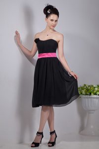 Black Strapless Knee-length Chiffon Bridesmaid Dress with Flower and Pink Sash
