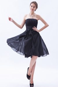 Strapless Knee-length Ruched Prom Dresses for Bridesmaid in Chiffon