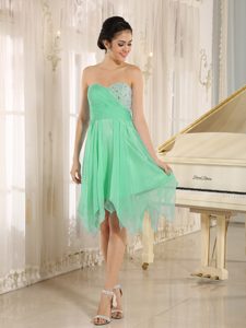 Fitted Green Sweetheart Short Chiffon Wedding Party Dress with Beading