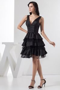 2014 Taffeta Plunging V-neck Knee-length Black Party Dress with Ruffled Layers