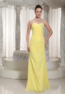 Yellow Sweetheart Chiffon Ruched Prom Dress for Graduation with Beading