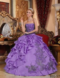 Latest Lavender Quinceanera Dress in Taffeta with Appliques and Ruffles
