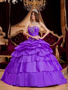 Pretty Lavender Sweetheart Quinceanera Gown in Taffeta with Appliques