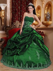 Inexpensive Hunter Green Dress for Quinceanera in Taffeta with Appliques