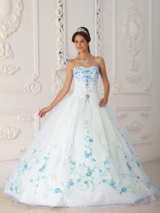 Best Strapless Embroidery Sweet 15 Dress in Satin and Organza in White