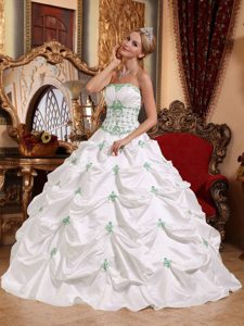 Strapless Taffeta Sweet 15 Dresses with Appliques in White on Promotion