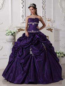 Appliqued Taffeta Sweet Sixteen Quince Dresses in Eggplant Purple with Pick-ups
