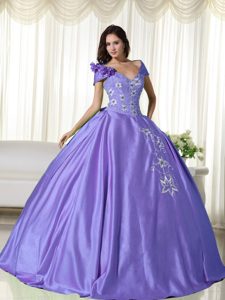 V-neck Taffeta Sweet 15 Dress in Baby Purple with Embroidery and Cap Sleeves