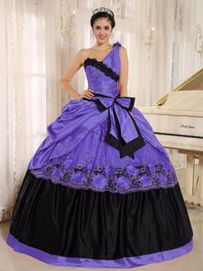 Wholesale Purple and Black Sweet 15 Dresses with One Shoulder and Bowknot