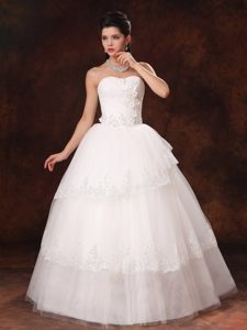 Designer Ball Gown Appliqued Sweetheart Wedding Anniversary Dresses
